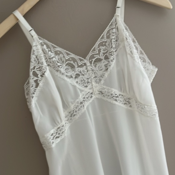 Vintage Betty Ray Chemise Full Slip White Nylon Size S‎ - Picture 3 of 14